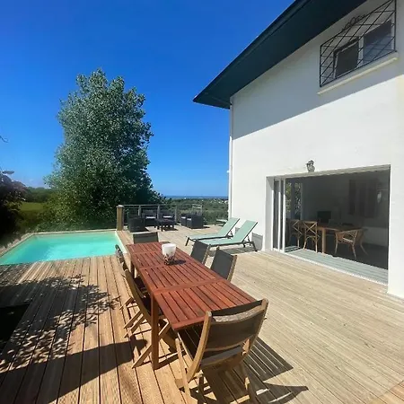 Hébergement de vacances Maison La Corniche Basque Avec Piscine Et Vue Ocean Urrugne